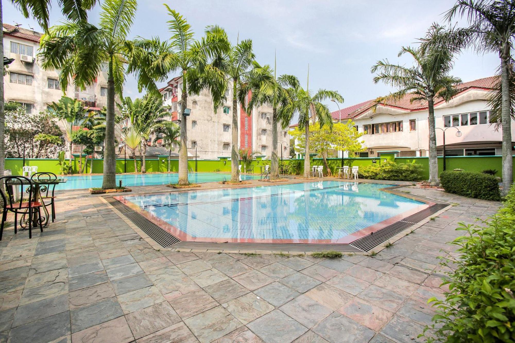 Collection O Hotel Super Cowboy Malacca Exterior photo